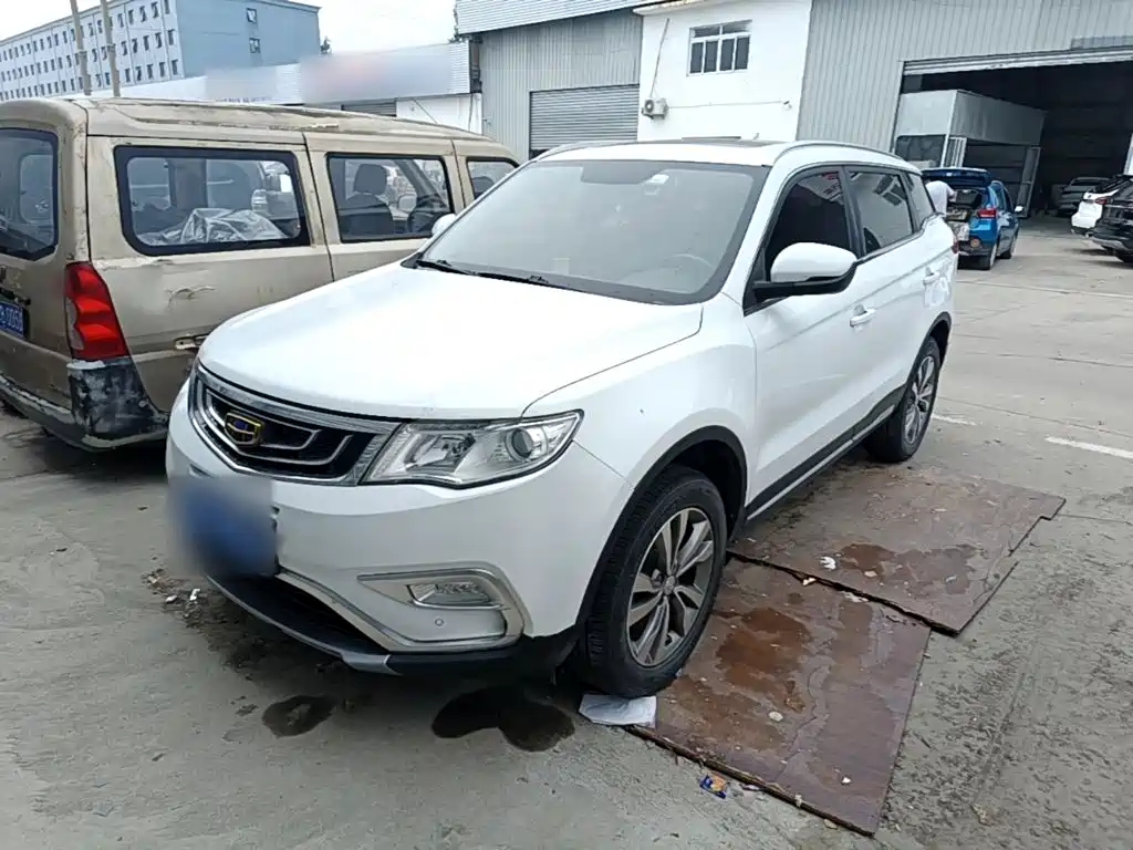 Фото 1 - Geely Atlas