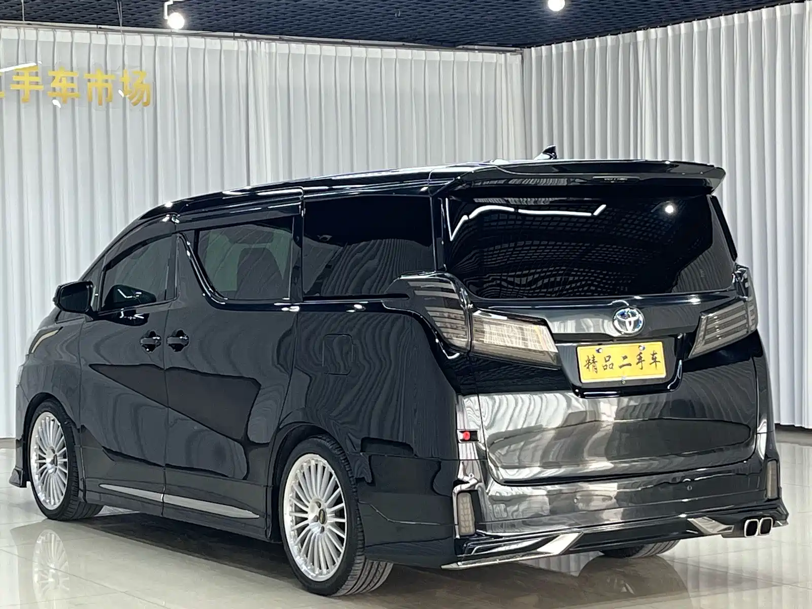 Фото 6 - Toyota Vellfire