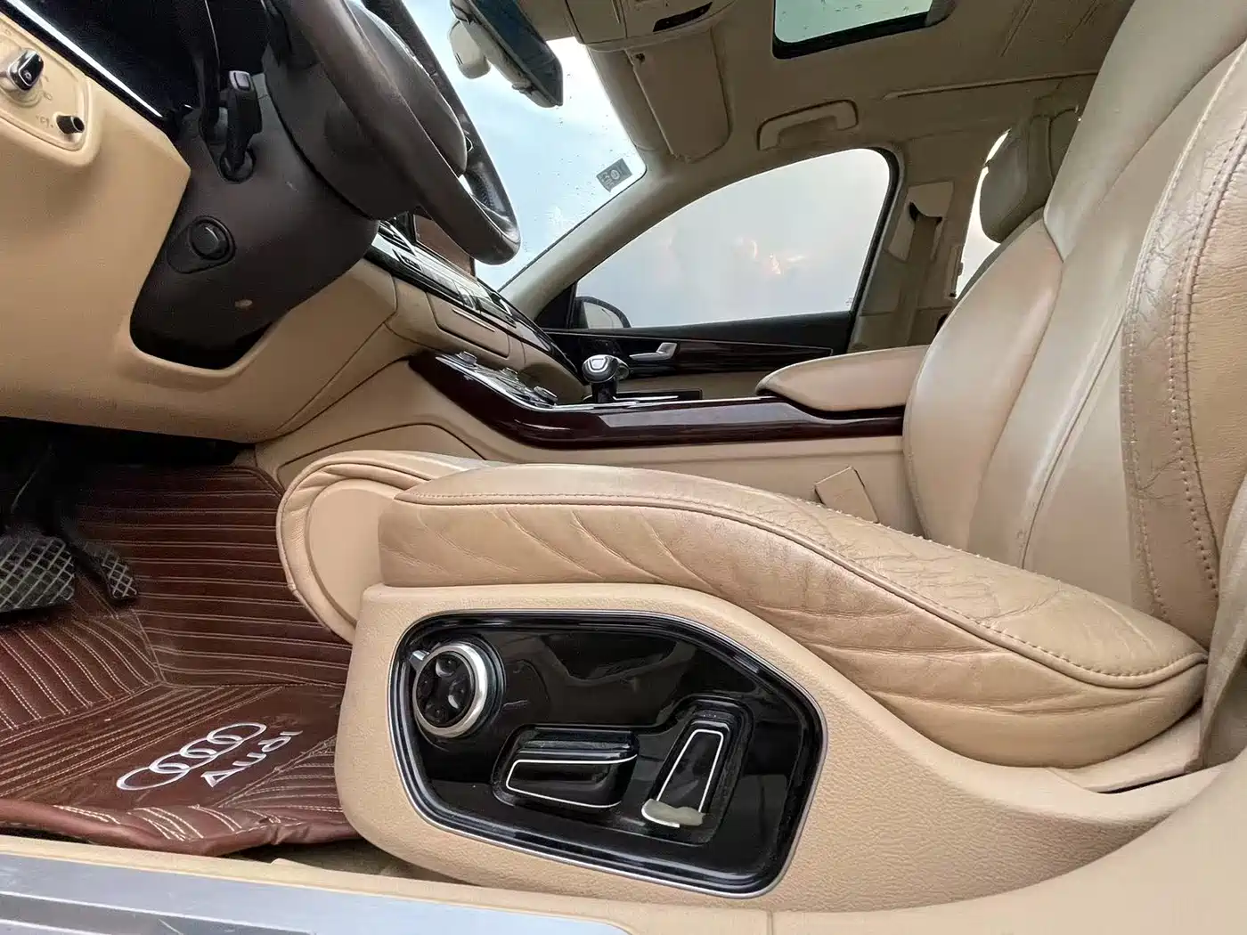 Audi A8 2012 A8L 45 TFSI quattro Comfort фото 17