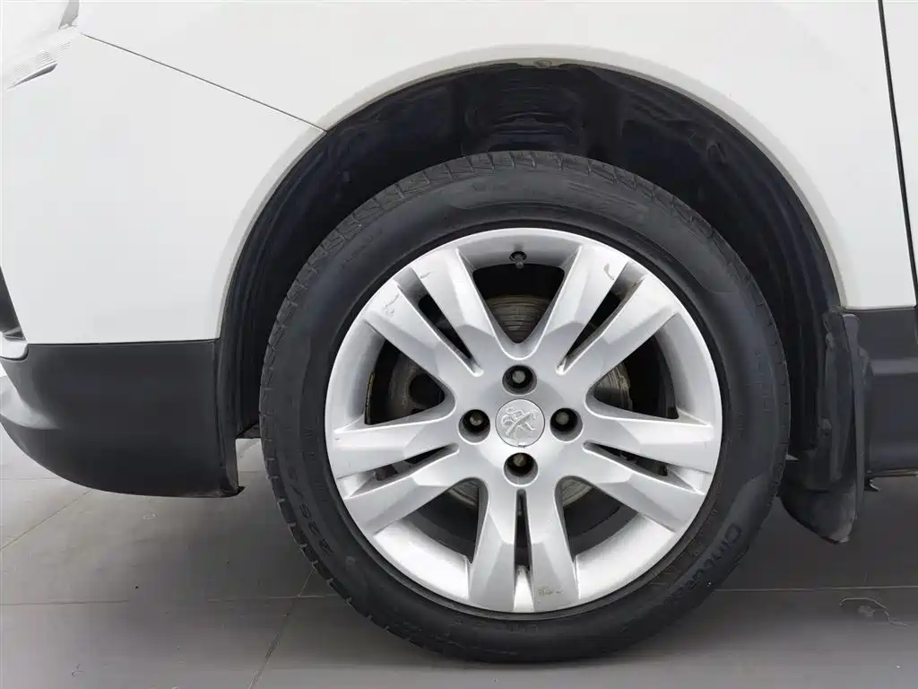 Peugeot 3008 2015 2.0L Automatic Classic Edition фото 17