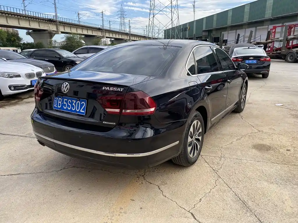 Фото 8 - Volkswagen Passat