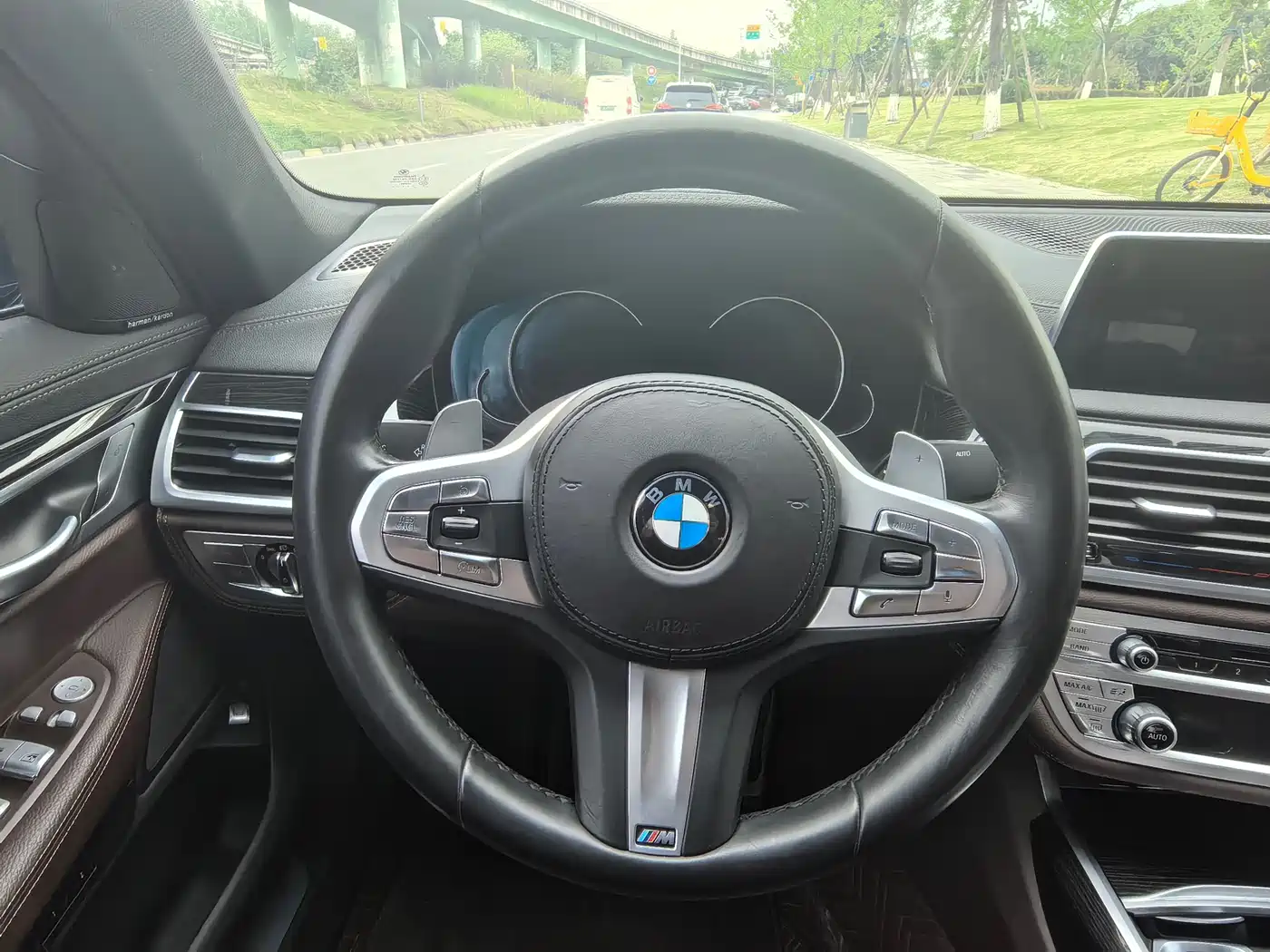 BMW 7 Series 2018 730Li Leading Type M Sport Package фото 16