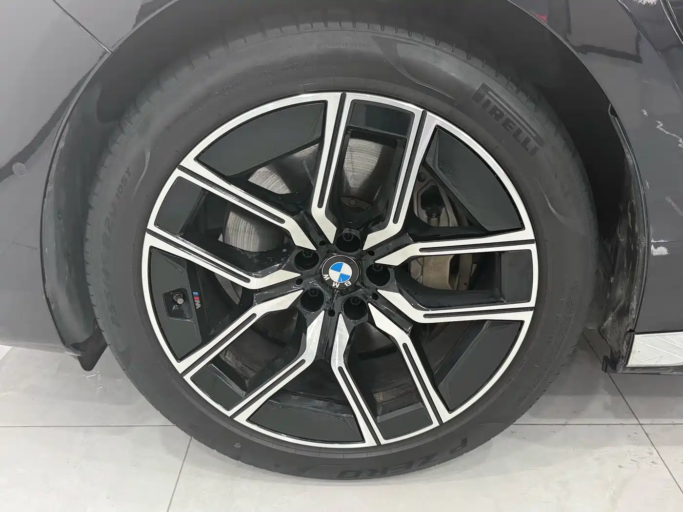 BMW i7 2023 eDrive50L Leading M Sport Package фото 8