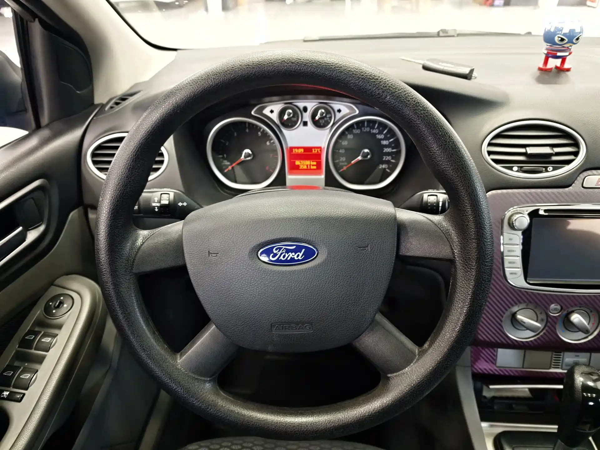 Фото 12 - Ford Focus