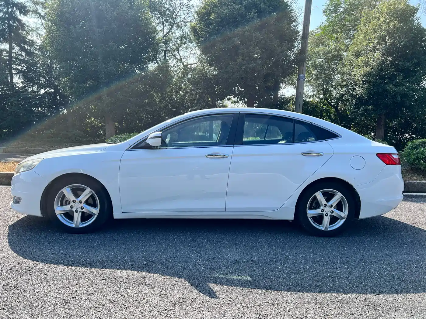 Besturn B70 2016 2016 2.0L Automatic Luxury