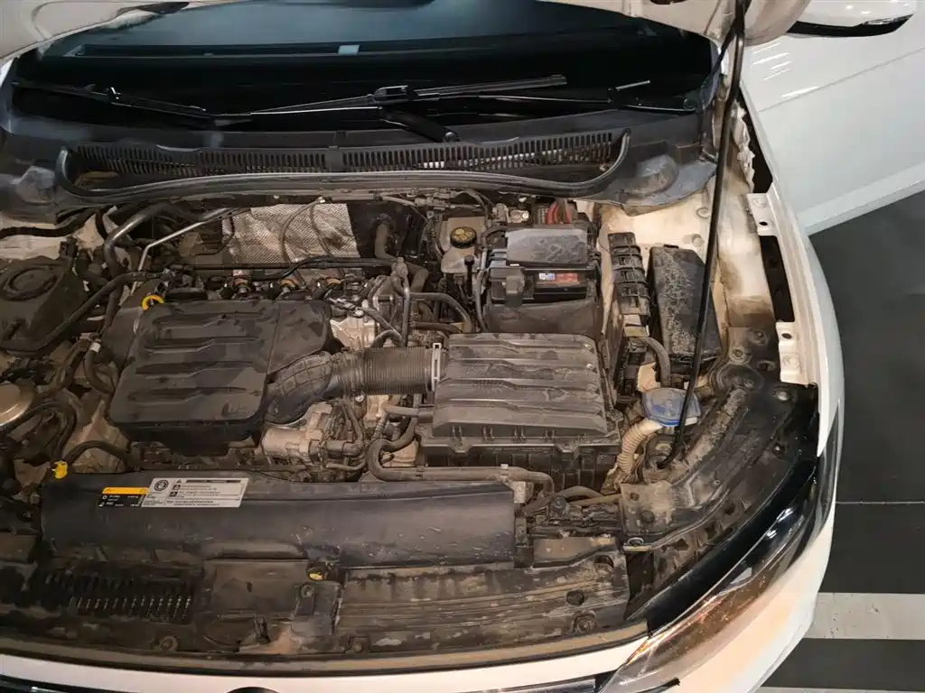 Volkswagen Polo 2019 Plus 1.5L Automatic Colorful Tech Edition фото 24