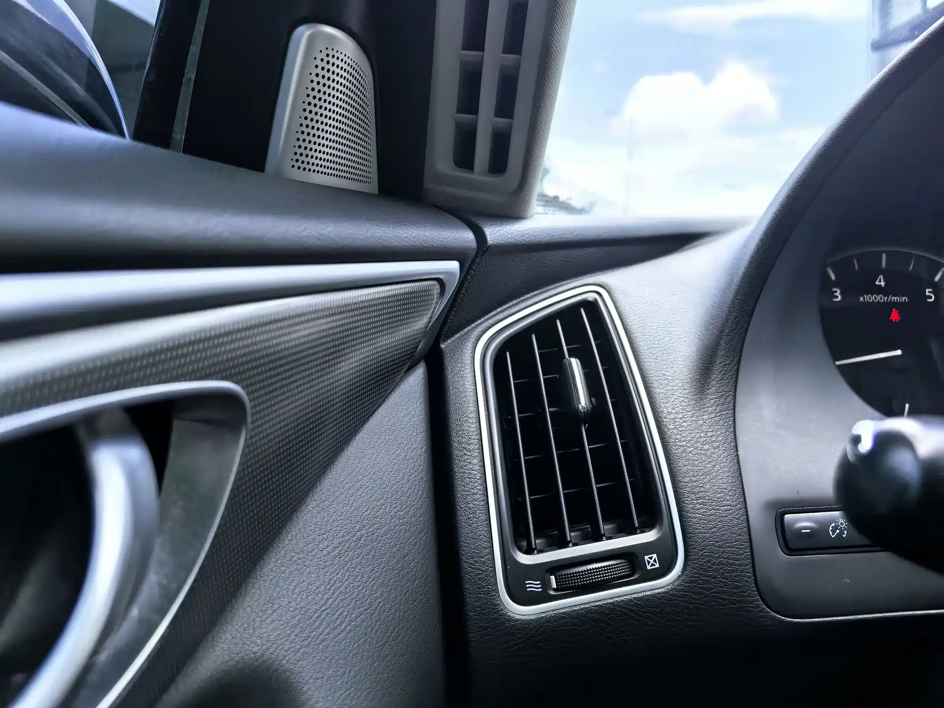 Фото 39 - Infiniti Q50L