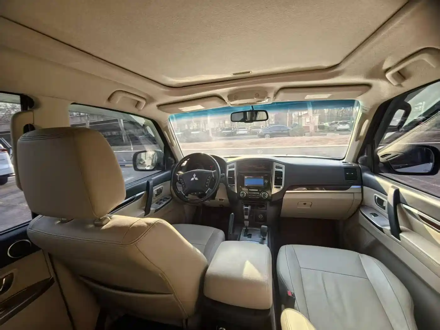 Mitsubishi Pajero (Import) 2018 3.0L Automatic Premium Edition фото 9