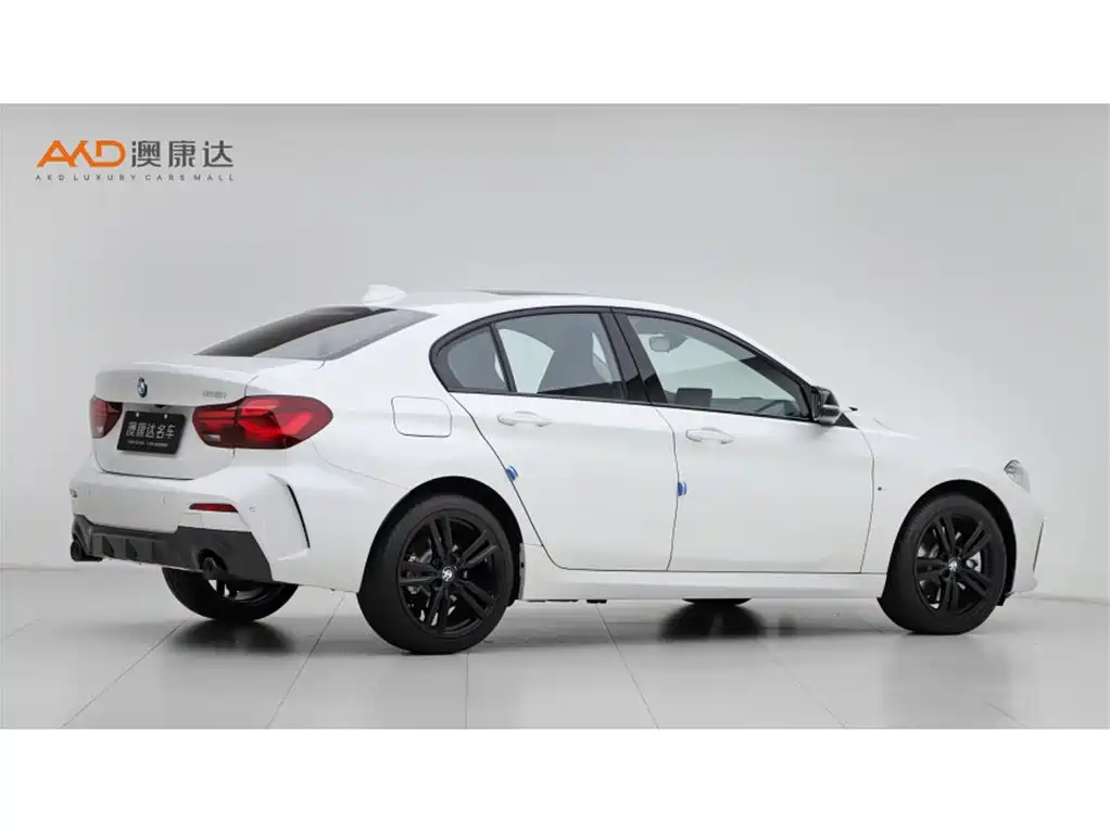 BMW 1 Series 2023 125i M Sport Shadow Edition фото 3