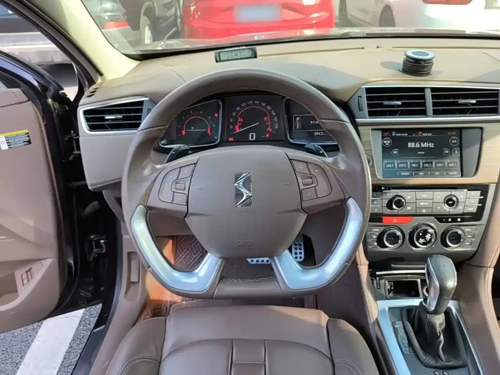 DS 6 2016 2014 1.6T Premium THP200