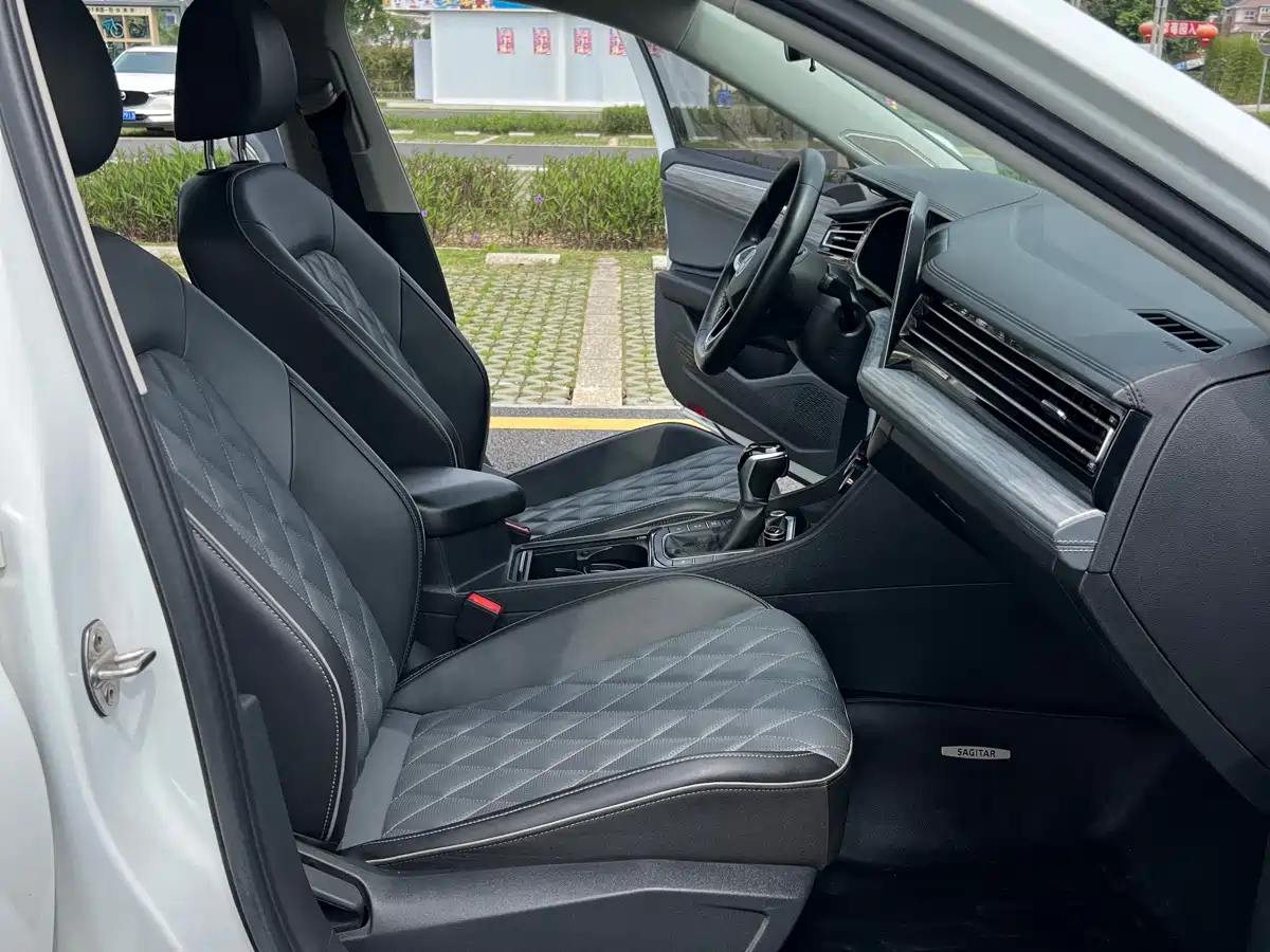 Volkswagen Sagitar 2023 300TSI DSG Surpassing Edition фото 8