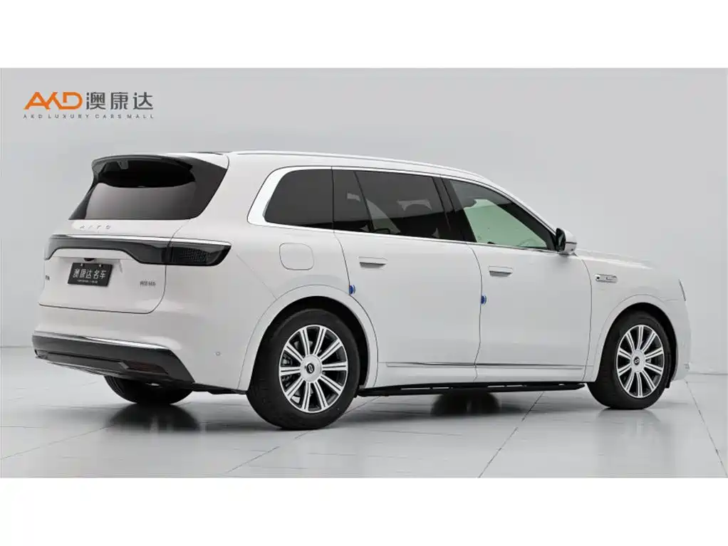 AITO Wenjie AITO M8 2025 Range Extender Max+ Edition 53.4kWh 5-seater фото 3