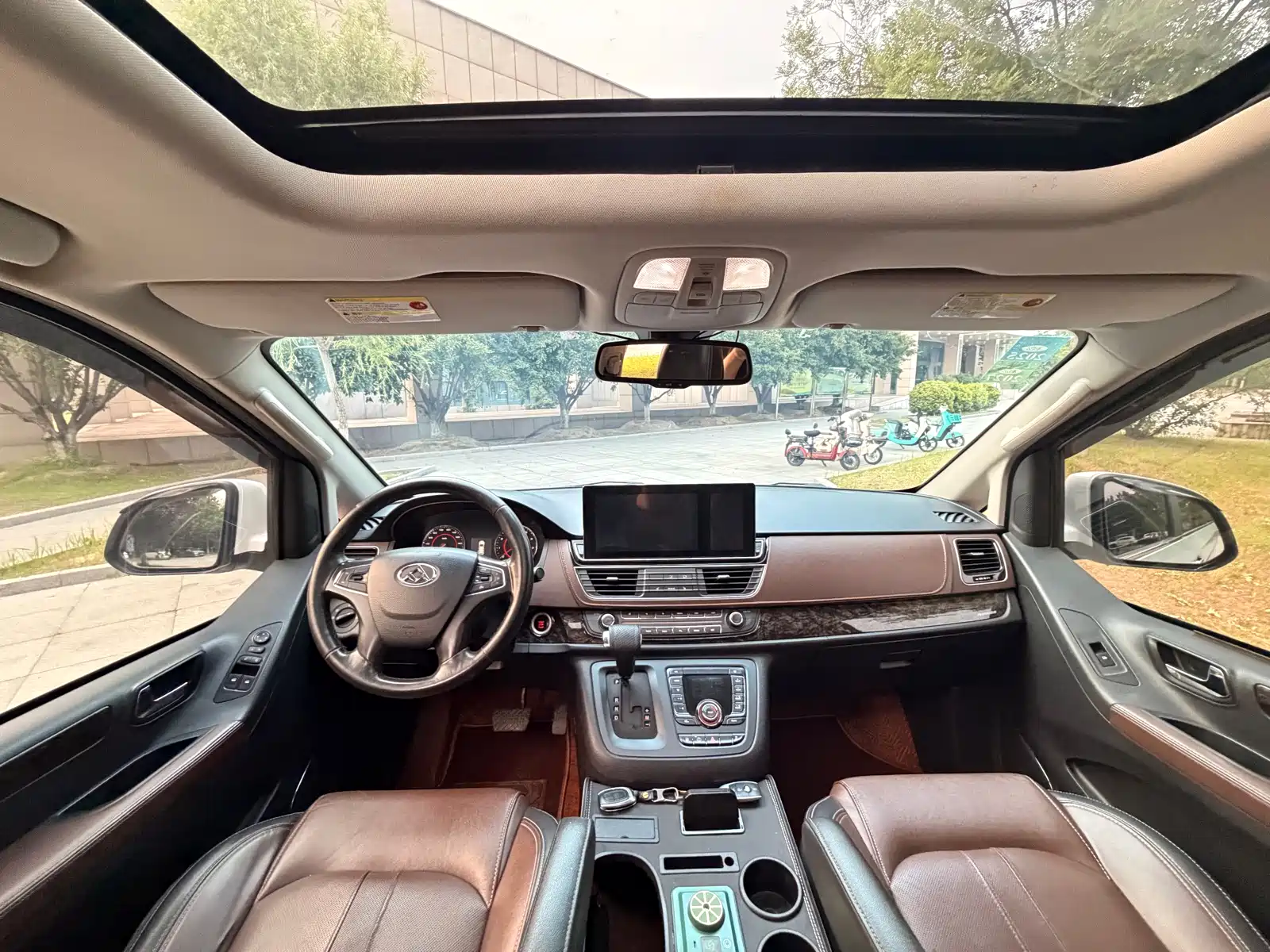 Фото 8 - Maxus G10