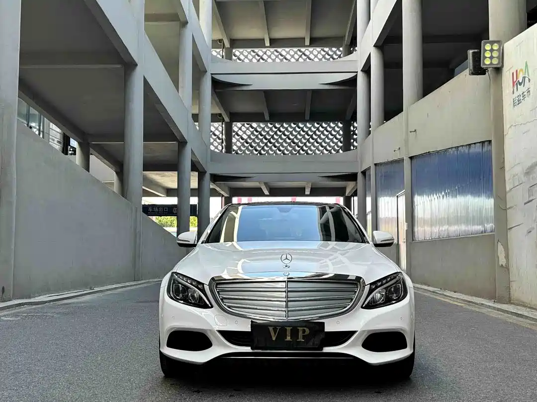 Фото 1 - Mercedes-Benz C-Class