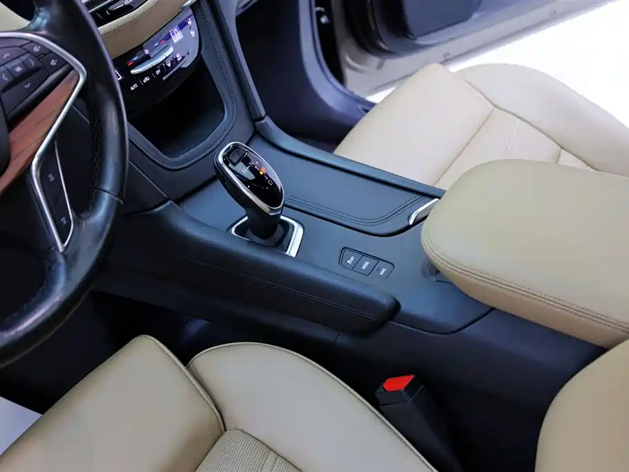 Cadillac XT5 2016 28T AWD Platinum Edition фото 22