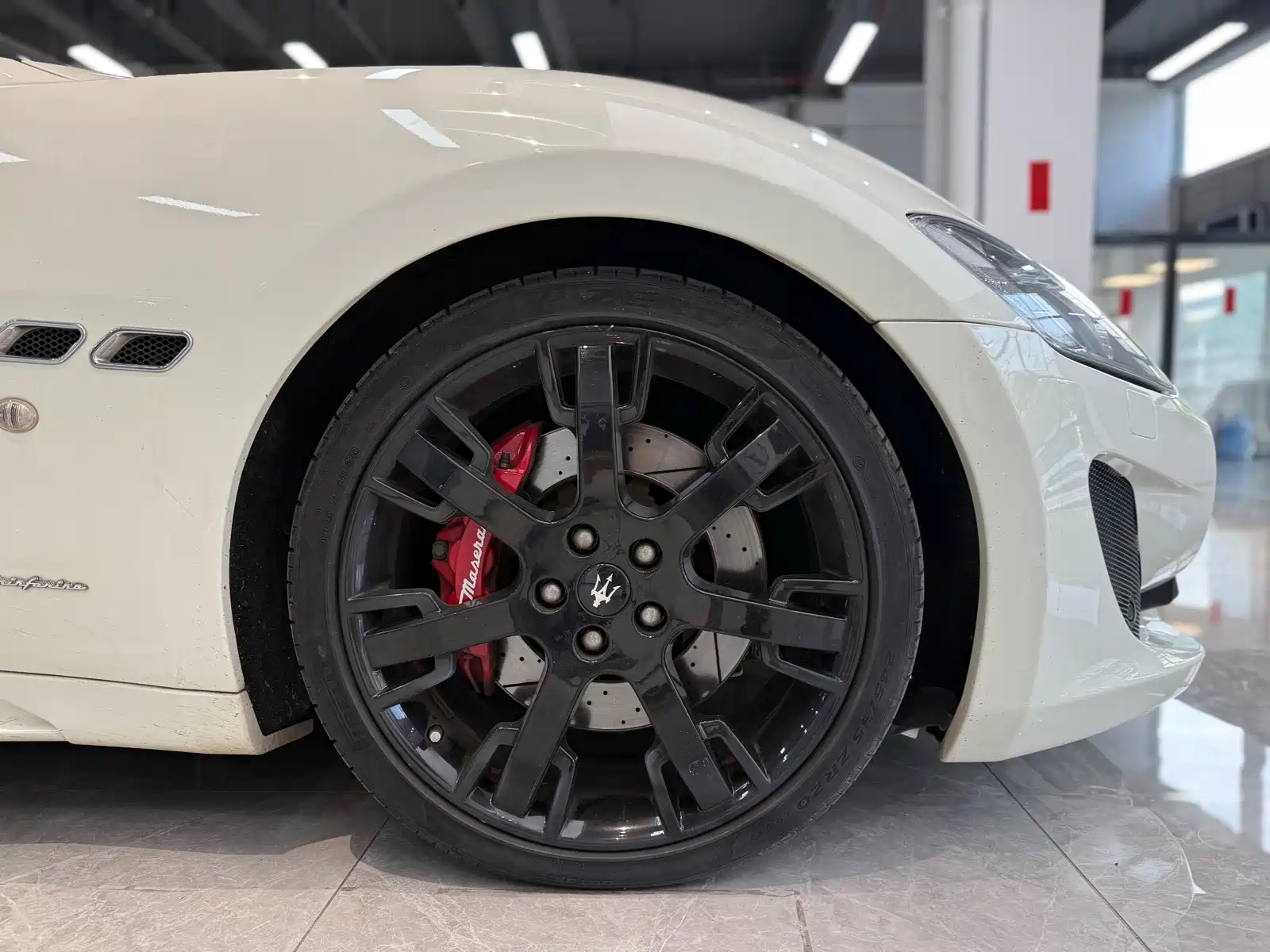 Фото 15 - Maserati GranTurismo