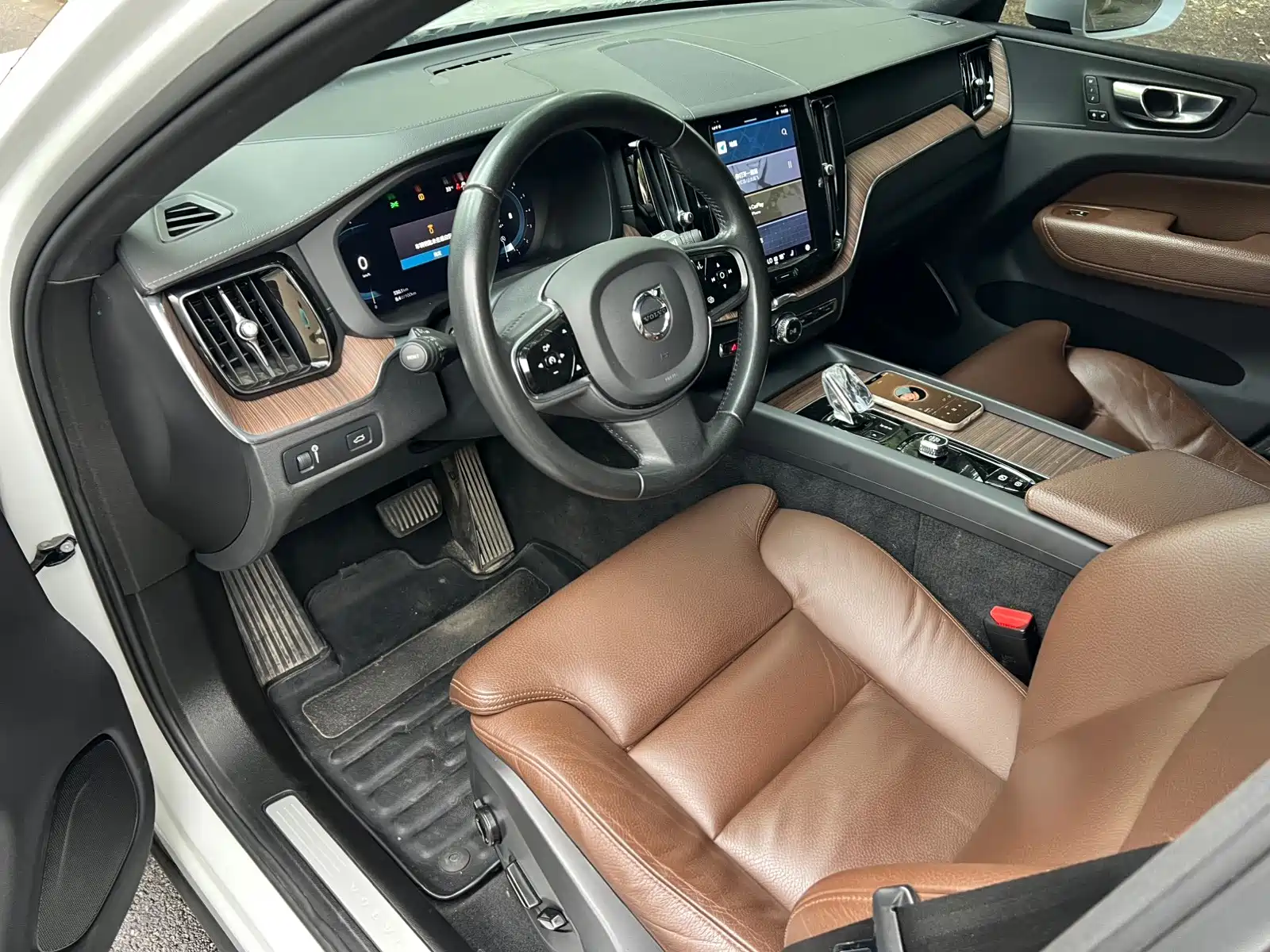 Фото 4 - Volvo XC60