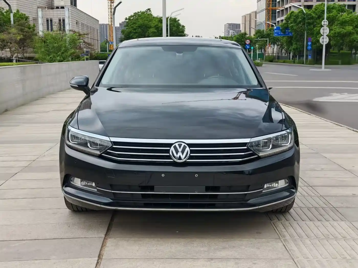 Volkswagen Magotan 2018 Facelift 330TSI DSG Luxury фото 4