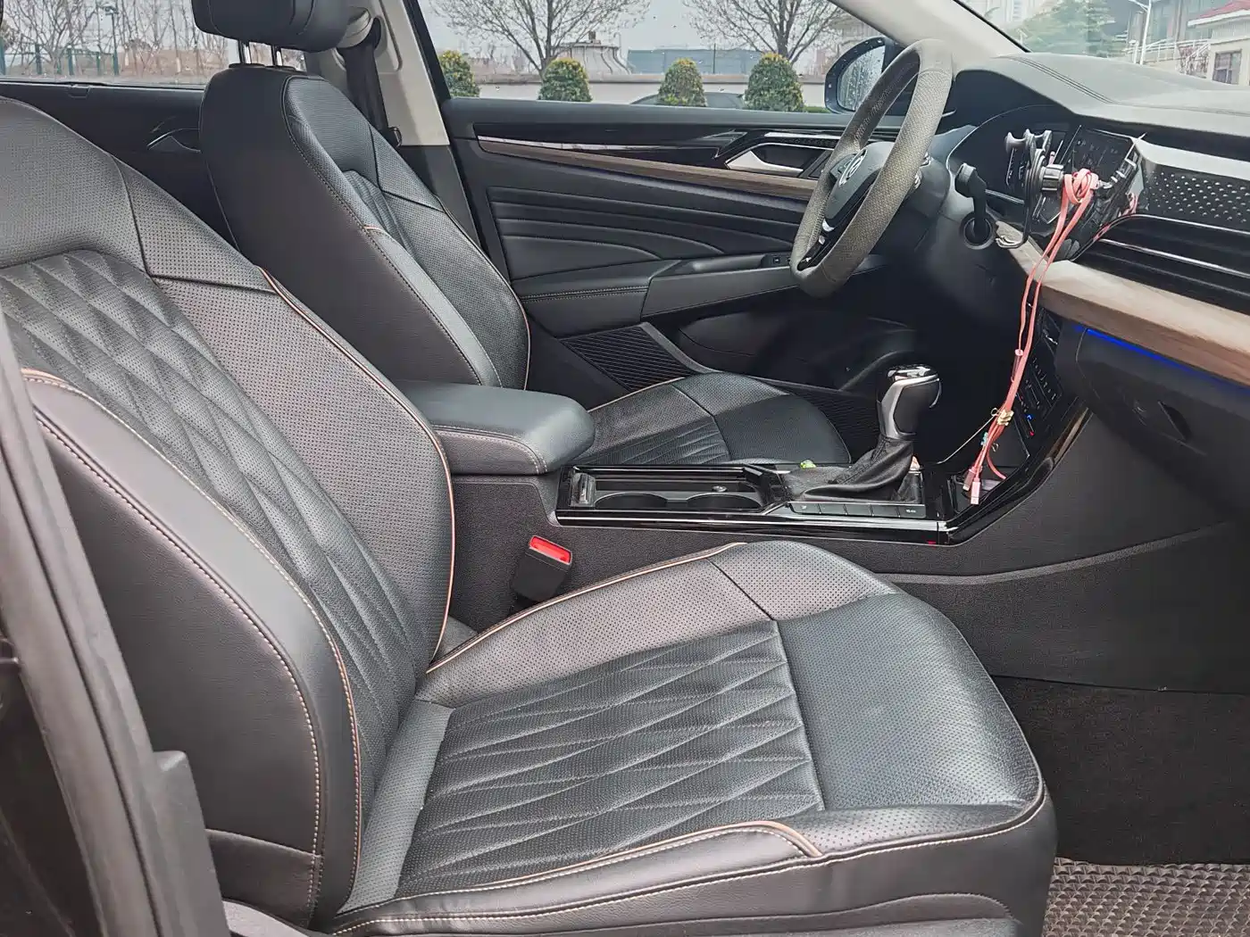 Volkswagen Passat 2020 330TSI Luxury Edition China VI фото 7