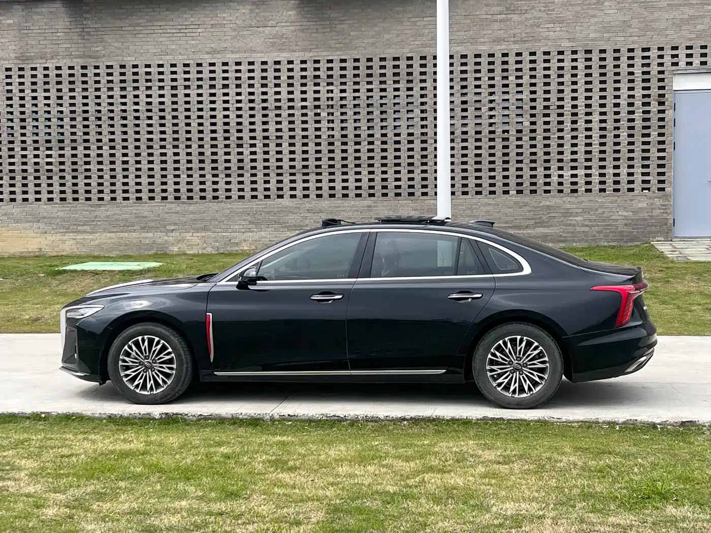 Hongqi H5 2023 1.5T DCT Smart Connect Joy Edition фото 7