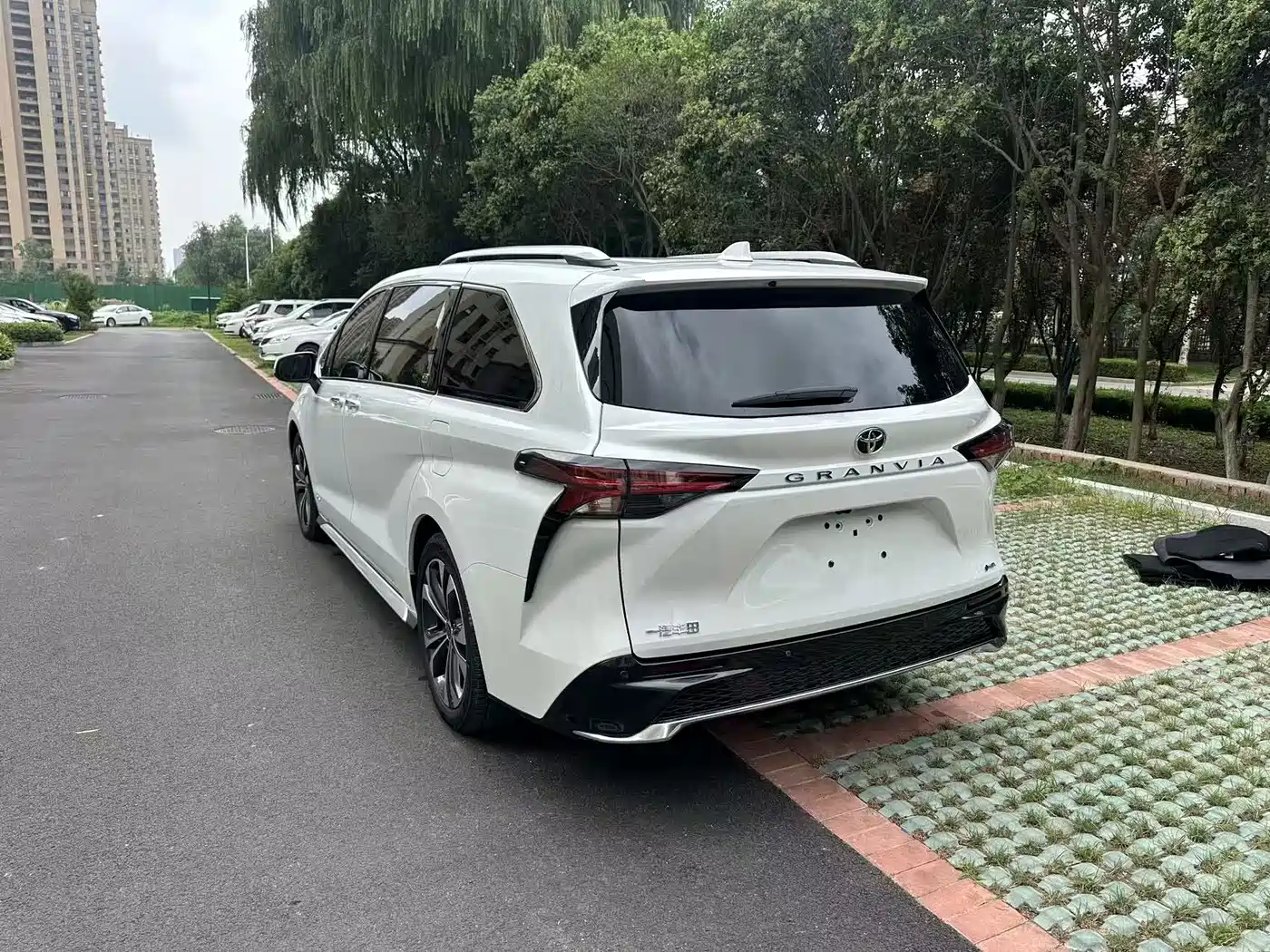 Фото 4 - Toyota Granvia