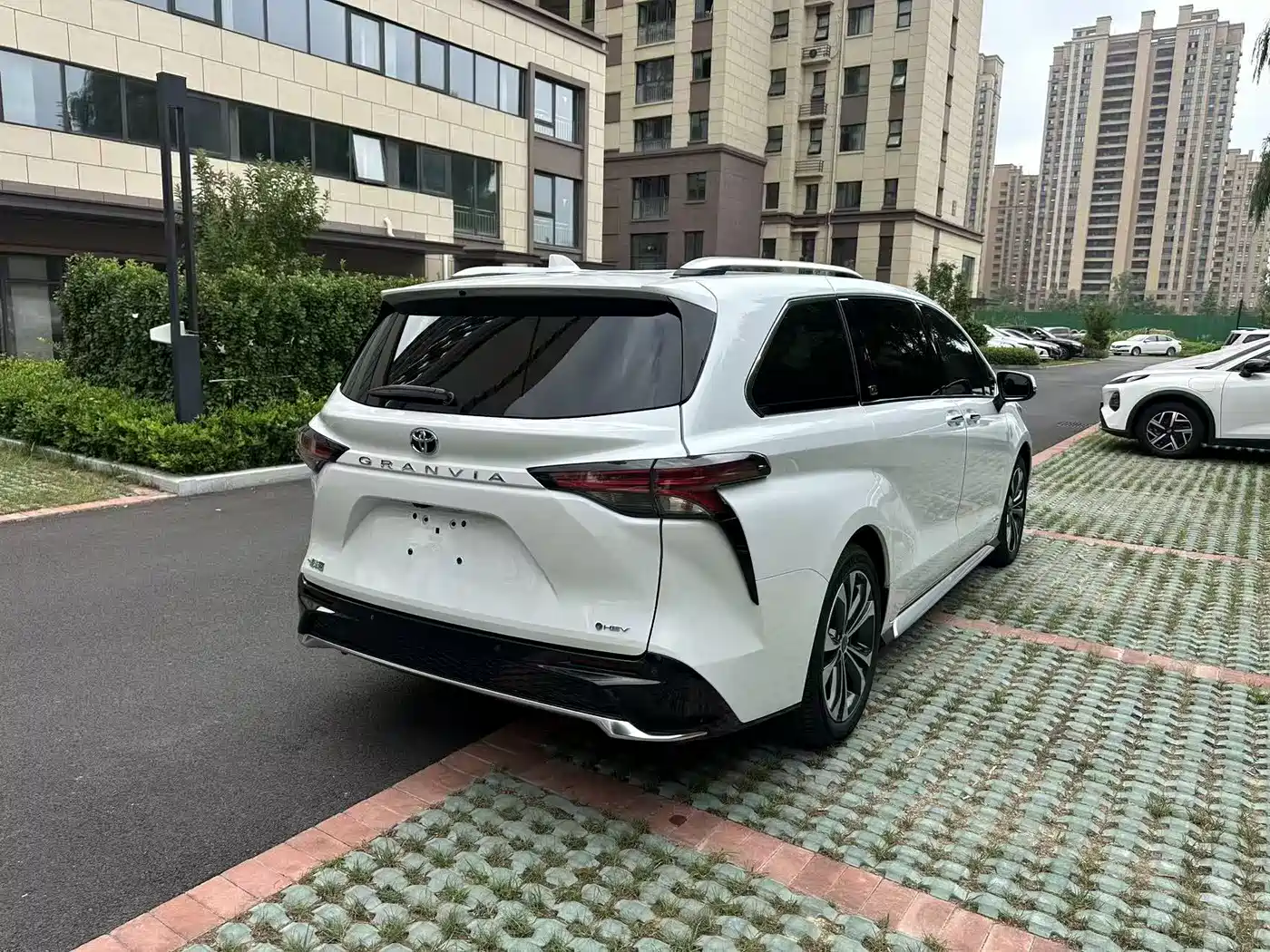 Фото 5 - Toyota Granvia
