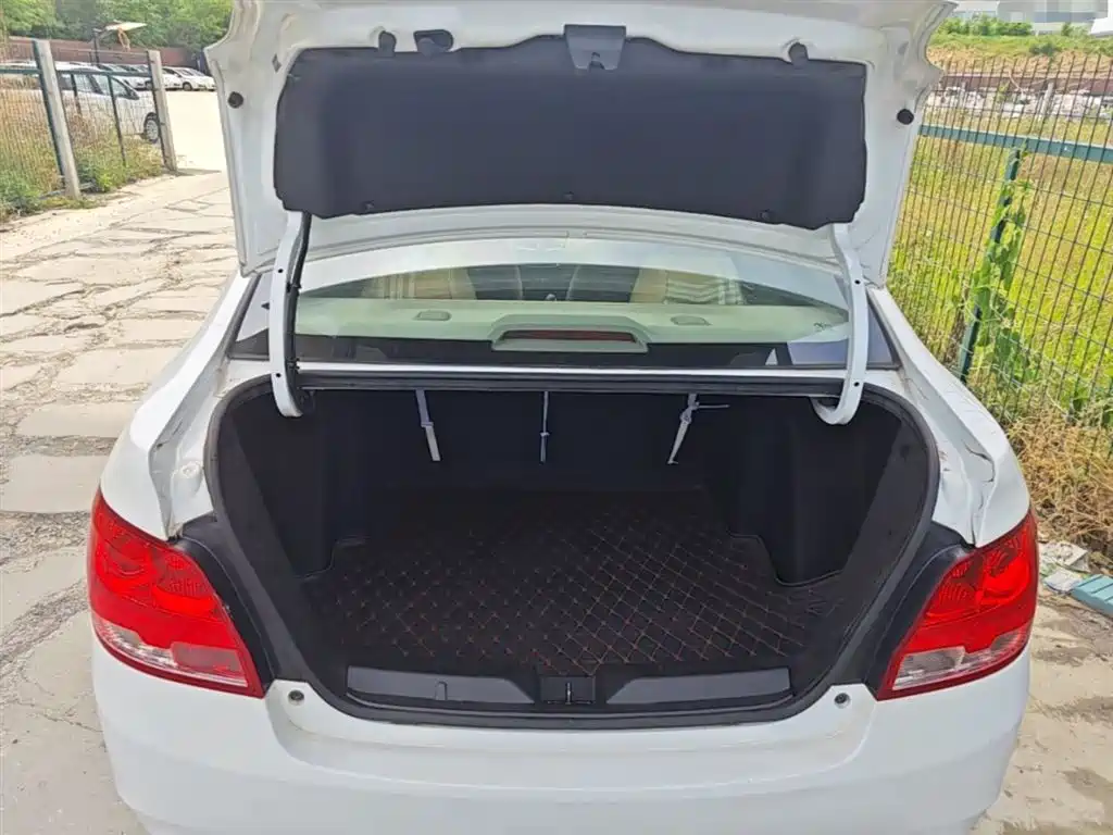 Chevrolet Sail 2015 Sail 3 1.3L AMT Ideal Edition фото 19