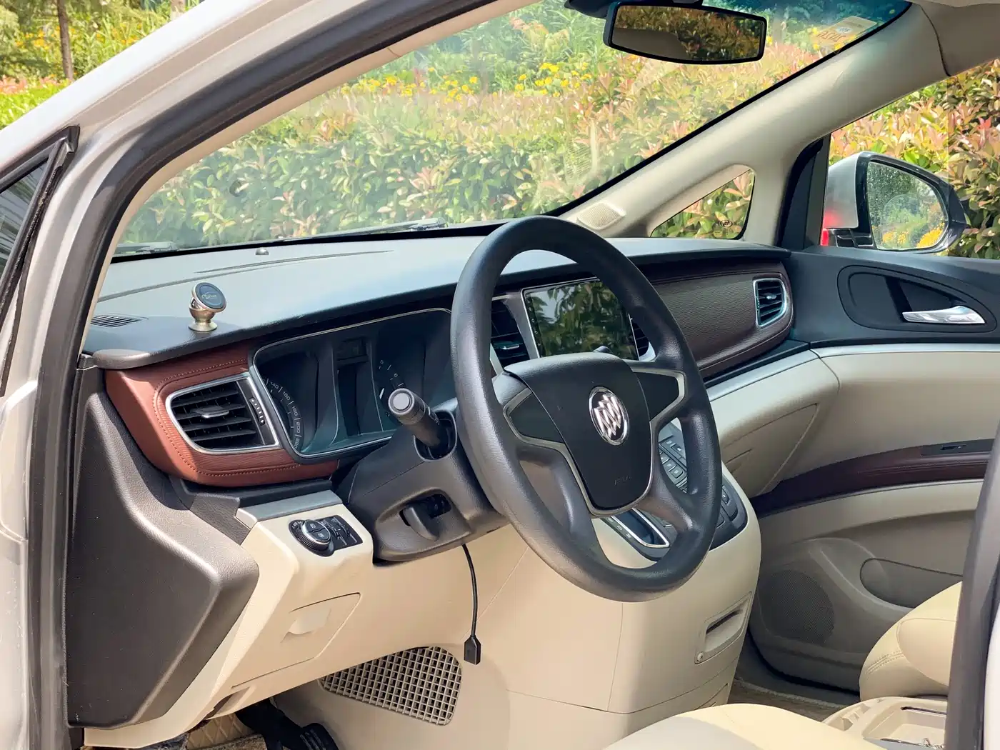 Buick GL8 2015 2.4L Luxury Business Exclusive Edition фото 9