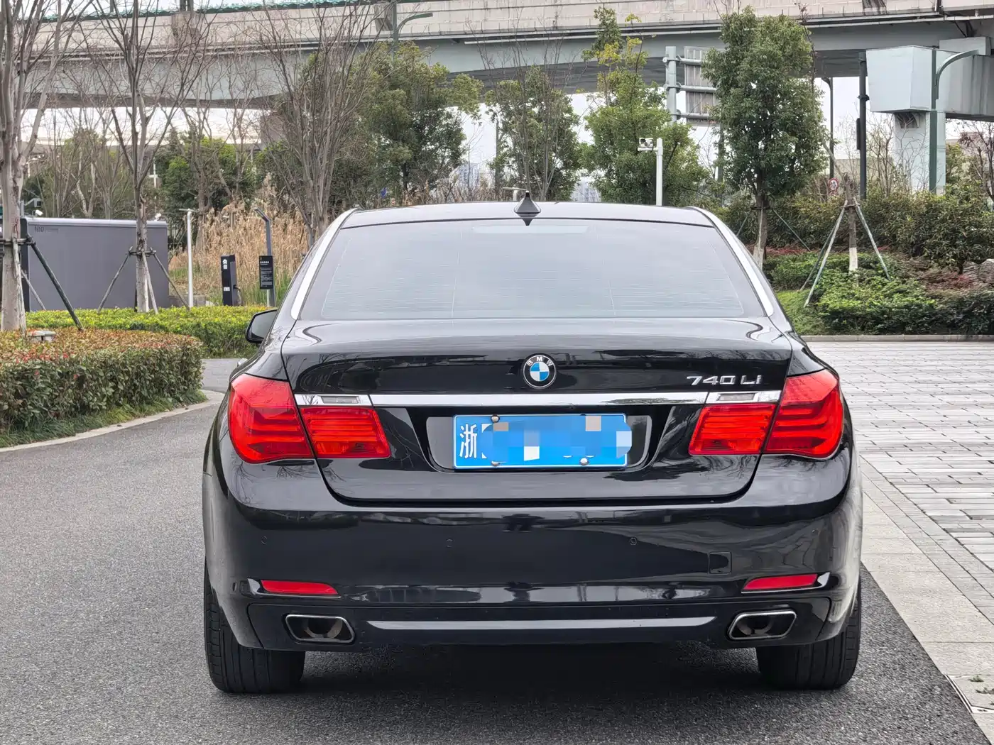 BMW 7 Series 2009 740Li Premium фото 5