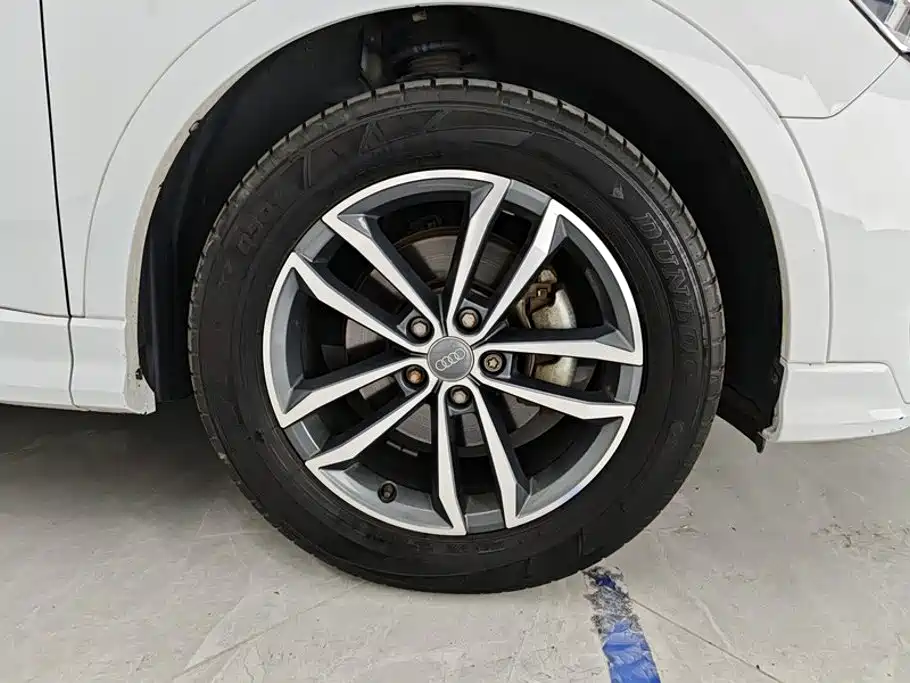 Фото 6 - Audi Q3