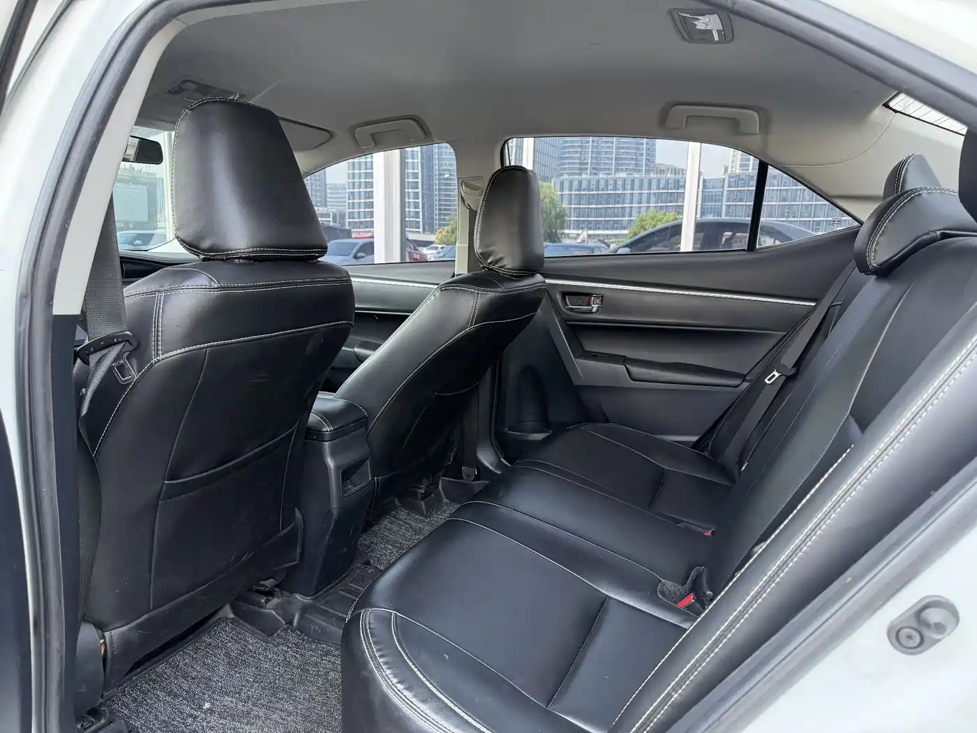Toyota Corolla 2018 1.2T S-CVT GL Smart Edition фото 12