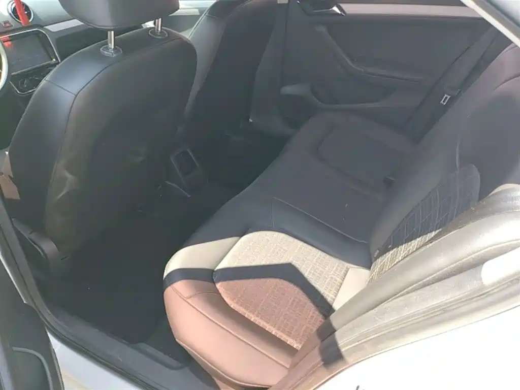 Volkswagen Jetta 2017 1.5L Manual Comfort фото 17