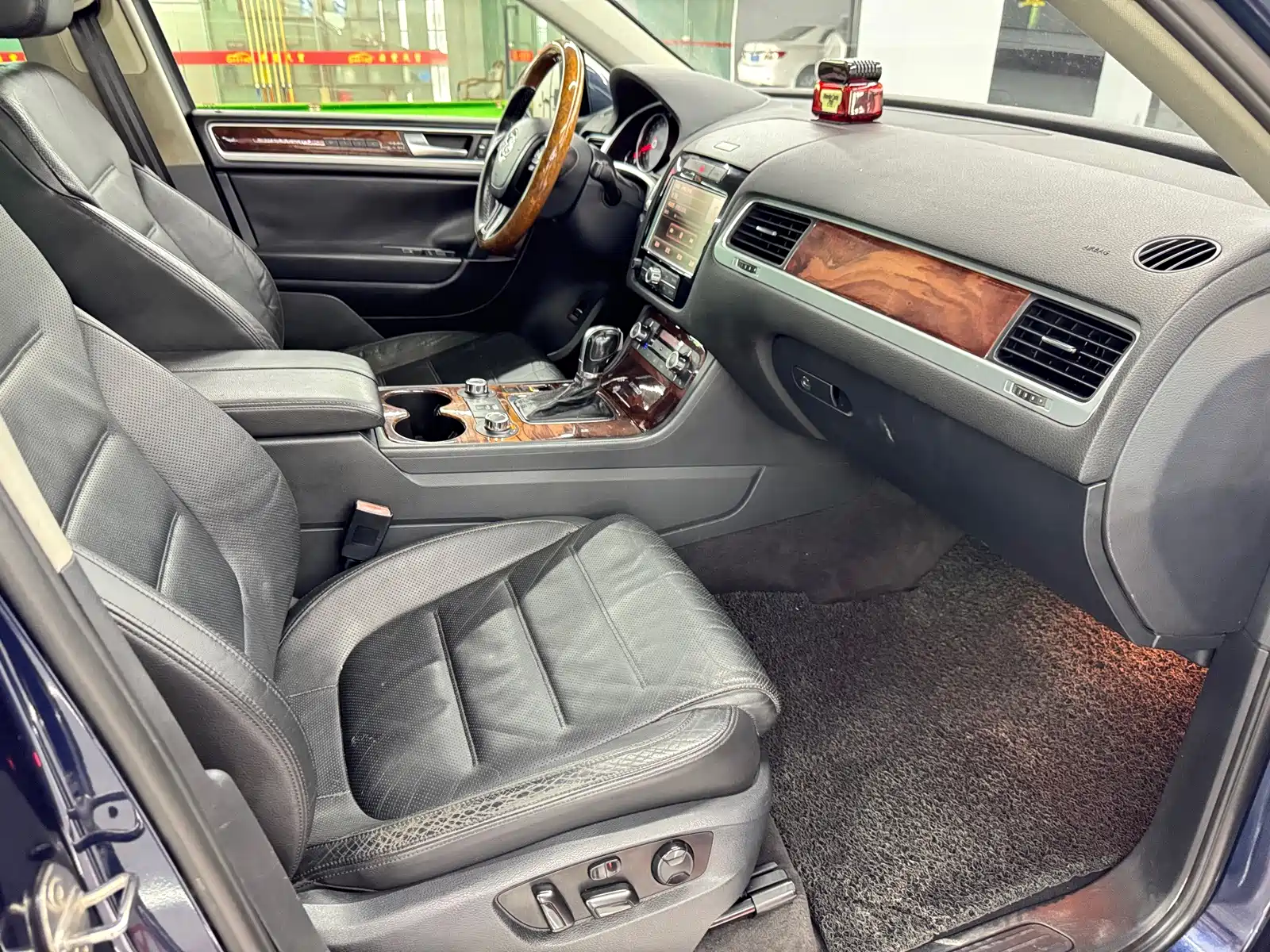 Фото 14 - Volkswagen Touareg