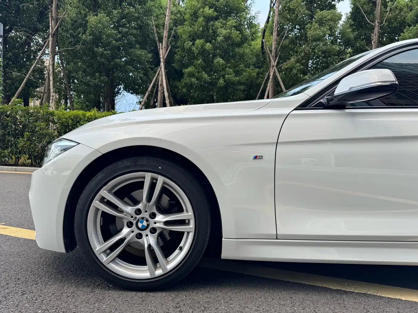BMW 3 Series 2018 320i M Sport Black Night Edition фото 4