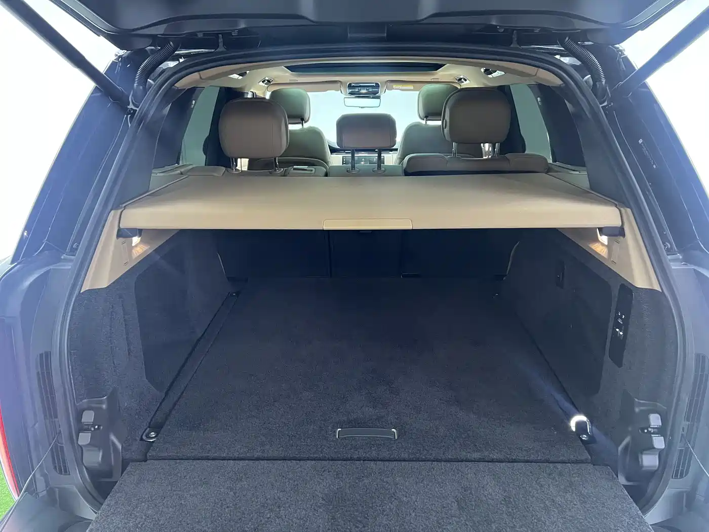 Land Rover Range Rover 2024 3.0 L6 360PS Golden Age Edition фото 26
