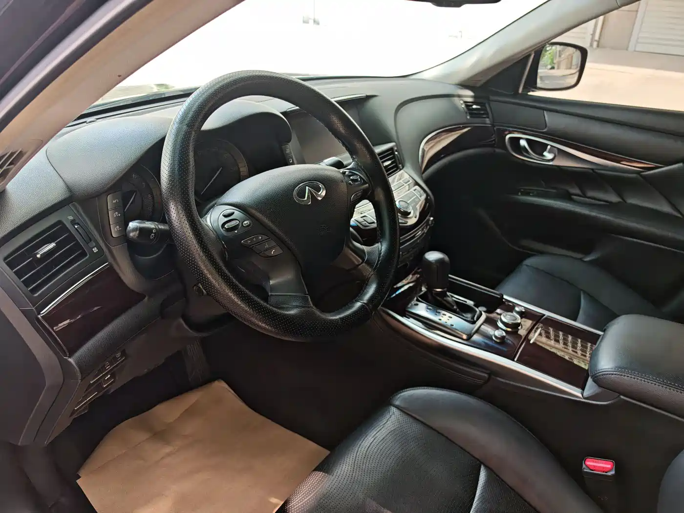 Infiniti M Series 2012 2011 M37