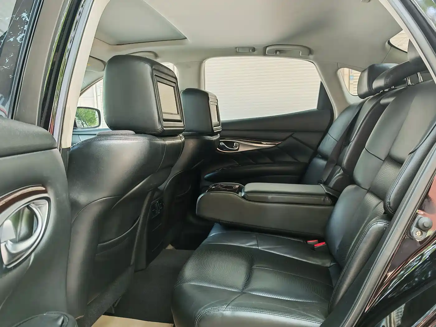 Infiniti M Series 2012 2011 M37