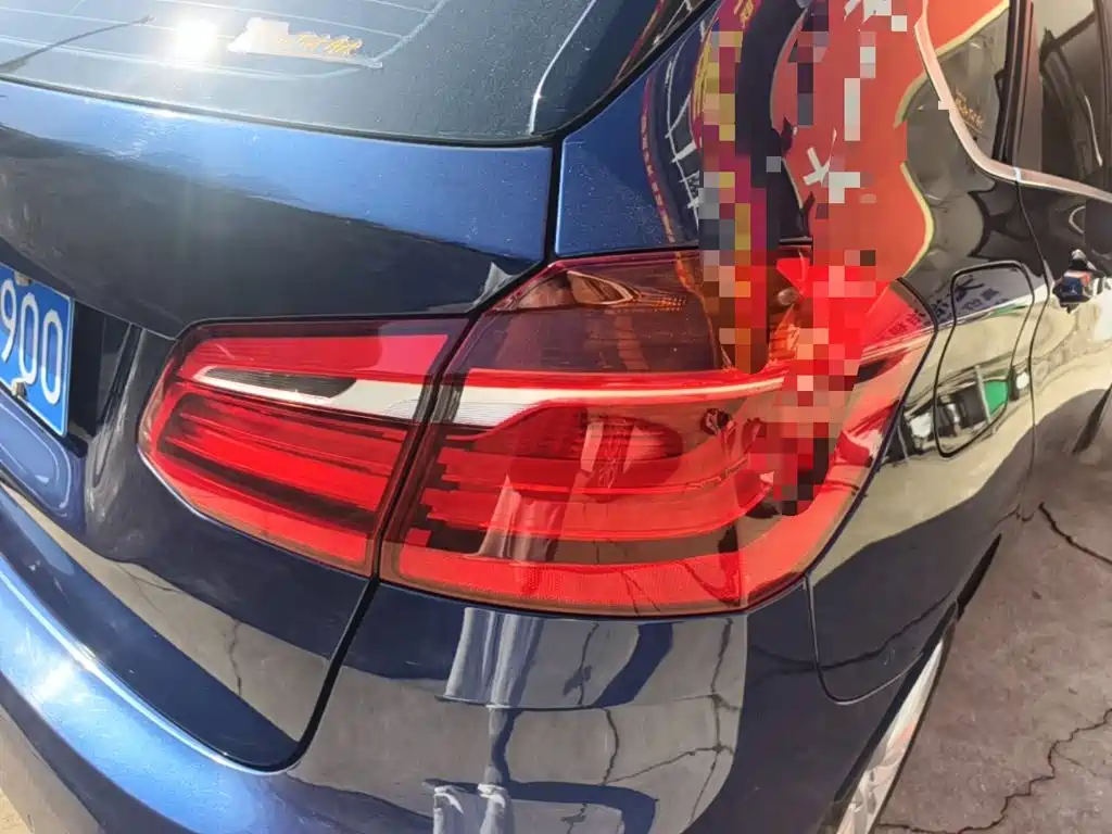 Фото 8 - BMW 2 Series Touring