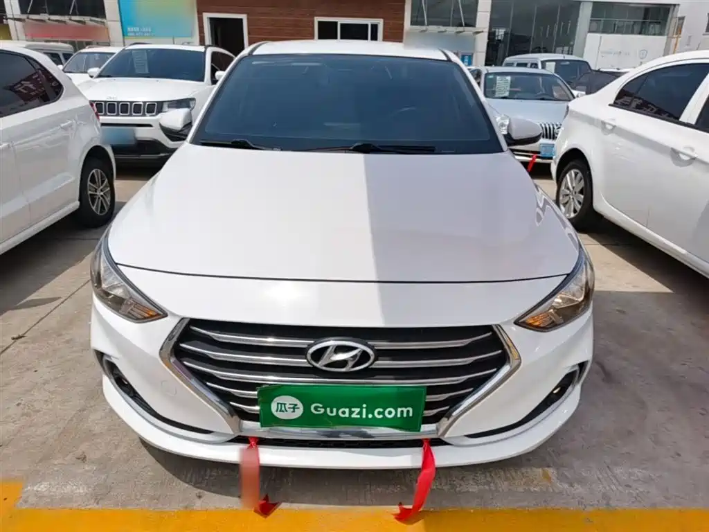 Hyundai Elantra 2018 1.6L Automatic Pleasing Edition GL China VI фото 3