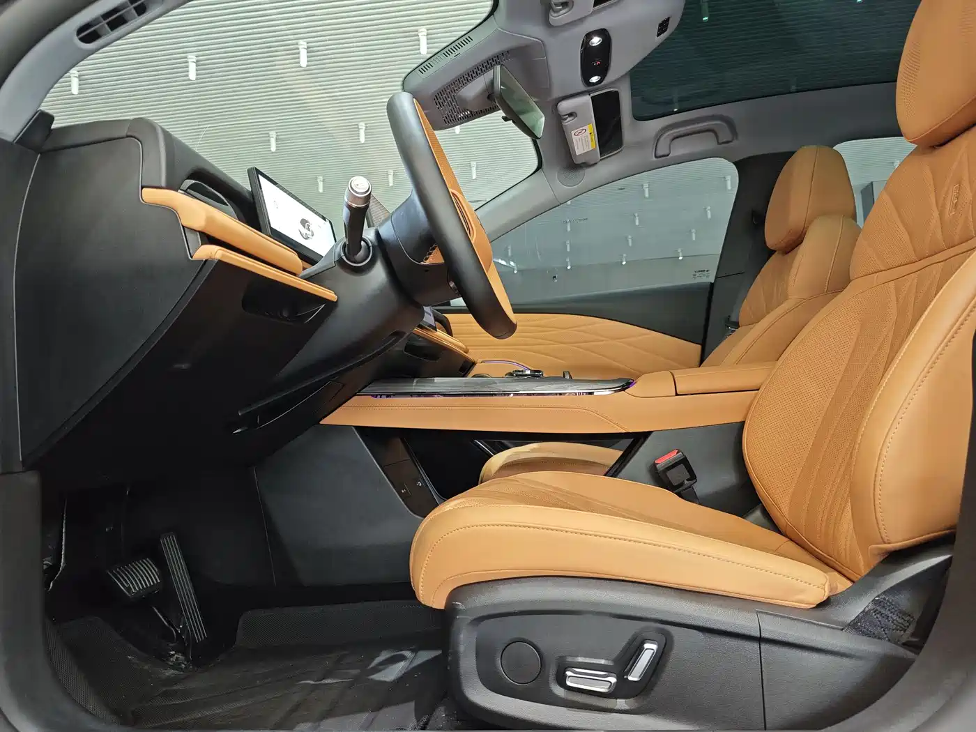 Geely Galaxy Galaxy Xingyao 8 2025 130km EM-i Premium Edition фото 22