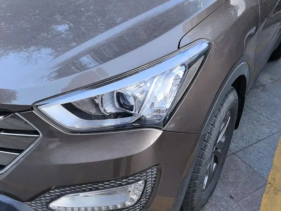Hyundai Santa Fe 2014 2013 Facelift 2.4L Automatic 4WD Smart
