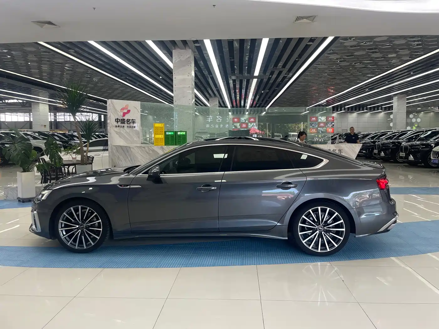Audi A5 (Import) 2023 Sportback 40 TFSI quattro Luxury Dynamic фото 3