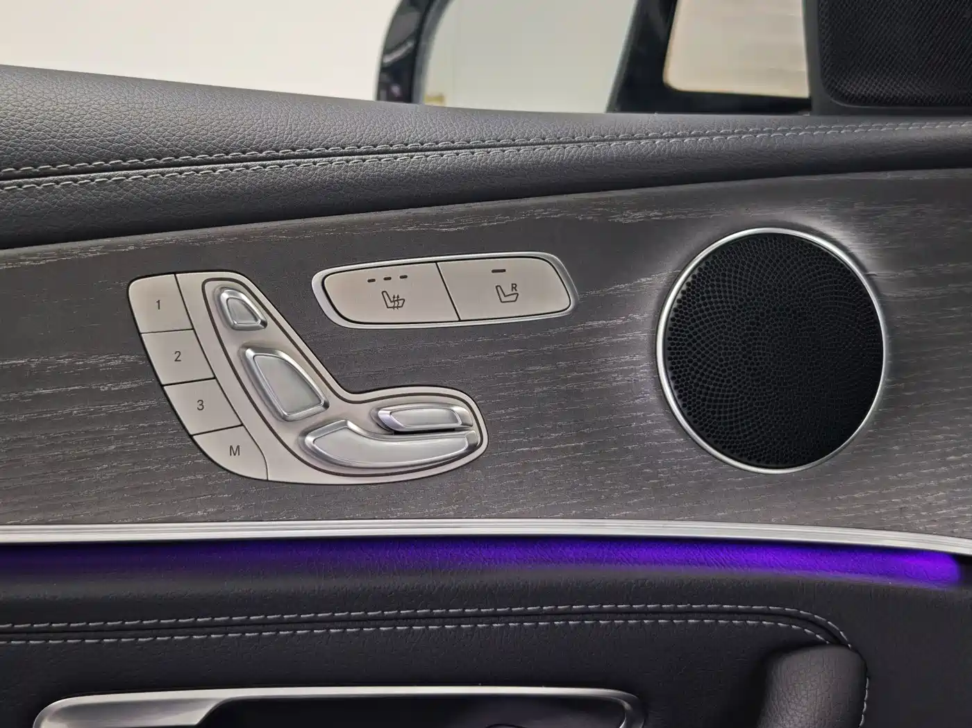Mercedes-Benz E-Class 2023 E 300 L Sport Fashion фото 12