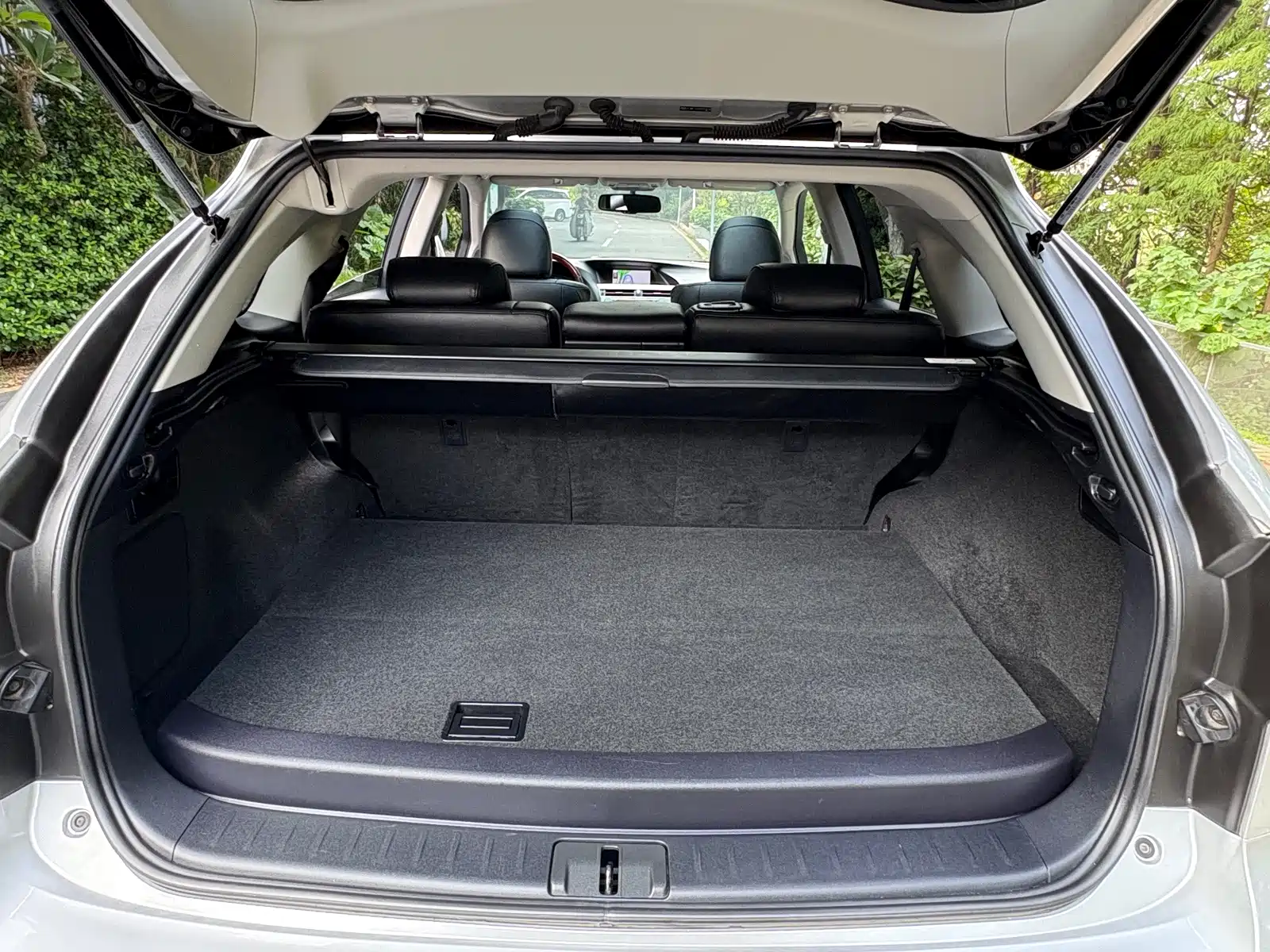 Photo 18 - Lexus RX Classic