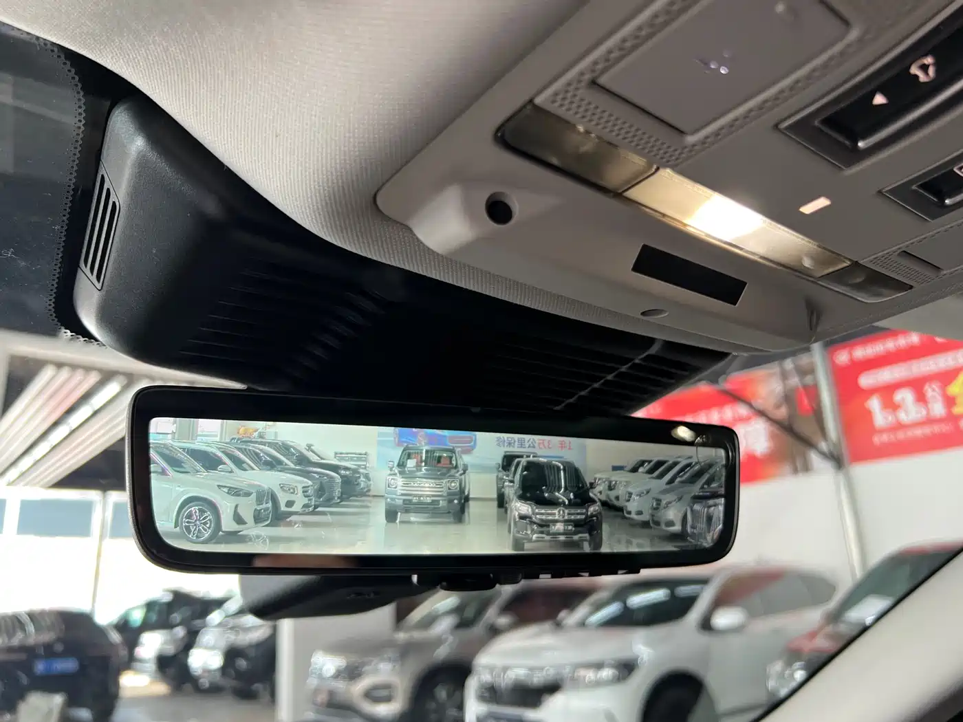 Land Rover Range Rover Evoque 2022 Range Rover Evoque L 249PS R-Dynamic Luxury Edition фото 21