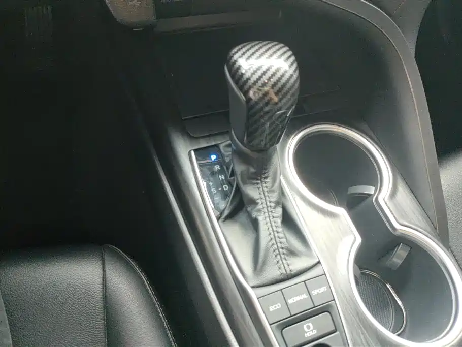 Toyota Camry 2023 2.5G Luxury Edition фото 16