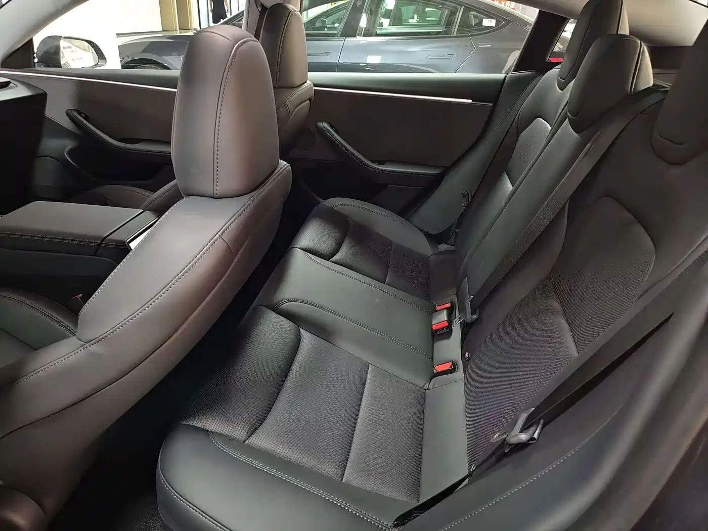 Tesla Model 3 2026 2025 Model Year Facelift Rear-Wheel Drive