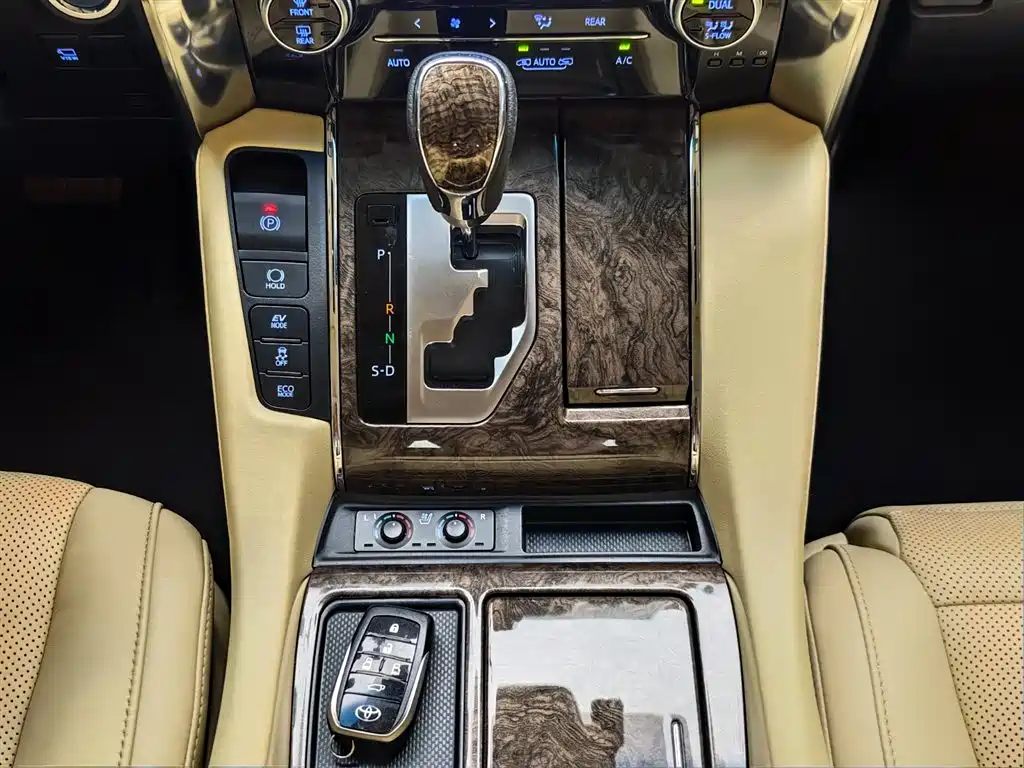 Toyota Alphard 2021 Hybrid 2.5L Premium фото 16