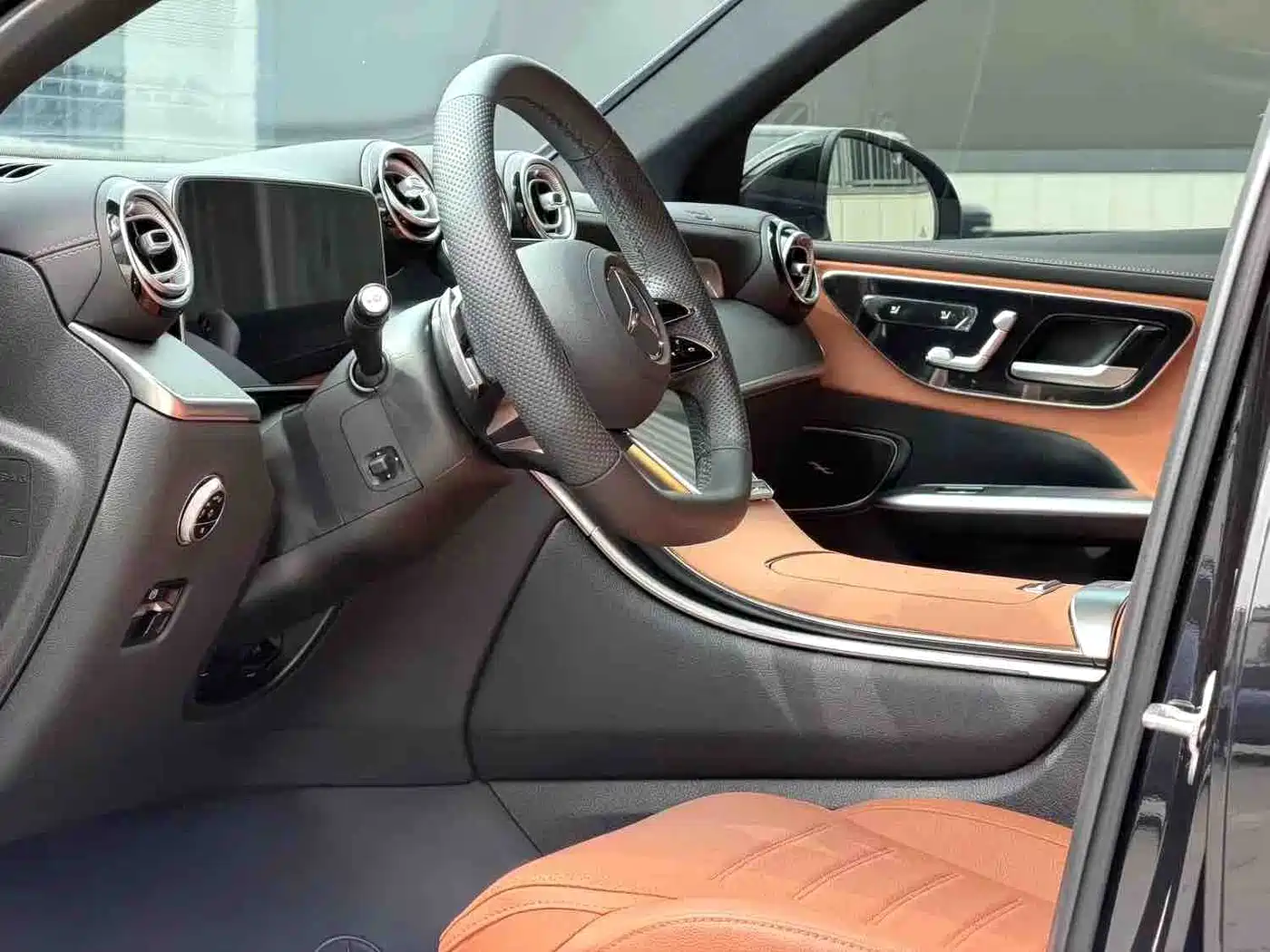 Mercedes-Benz GLC 2025 2025 Model Year GLC 260 L 4MATIC Luxury