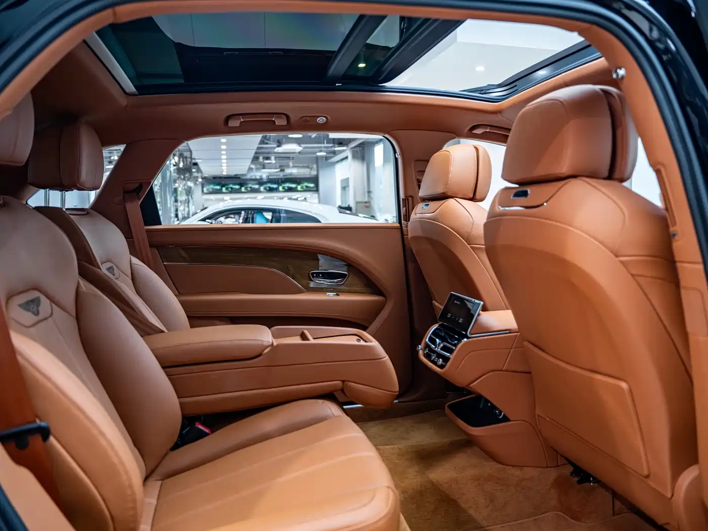Bentley Bentayga 2025 2024 4.0T V8 Long Wheelbase